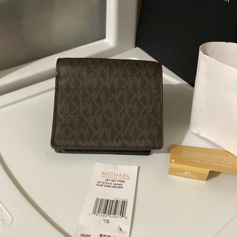 Michael Kors Jet Set Flap card Holder - Picture 7 of 11